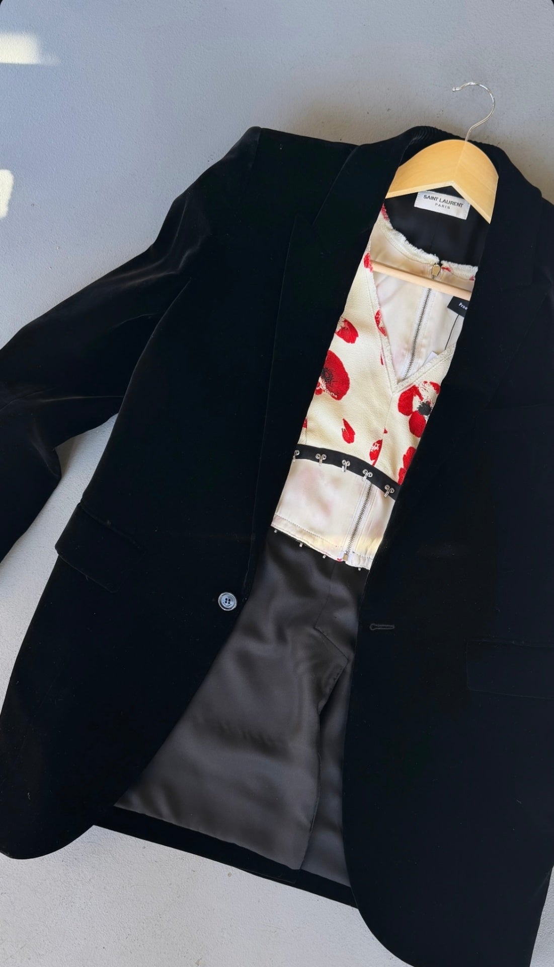 Black Saint Laurent Velvet Blazer, 40 –