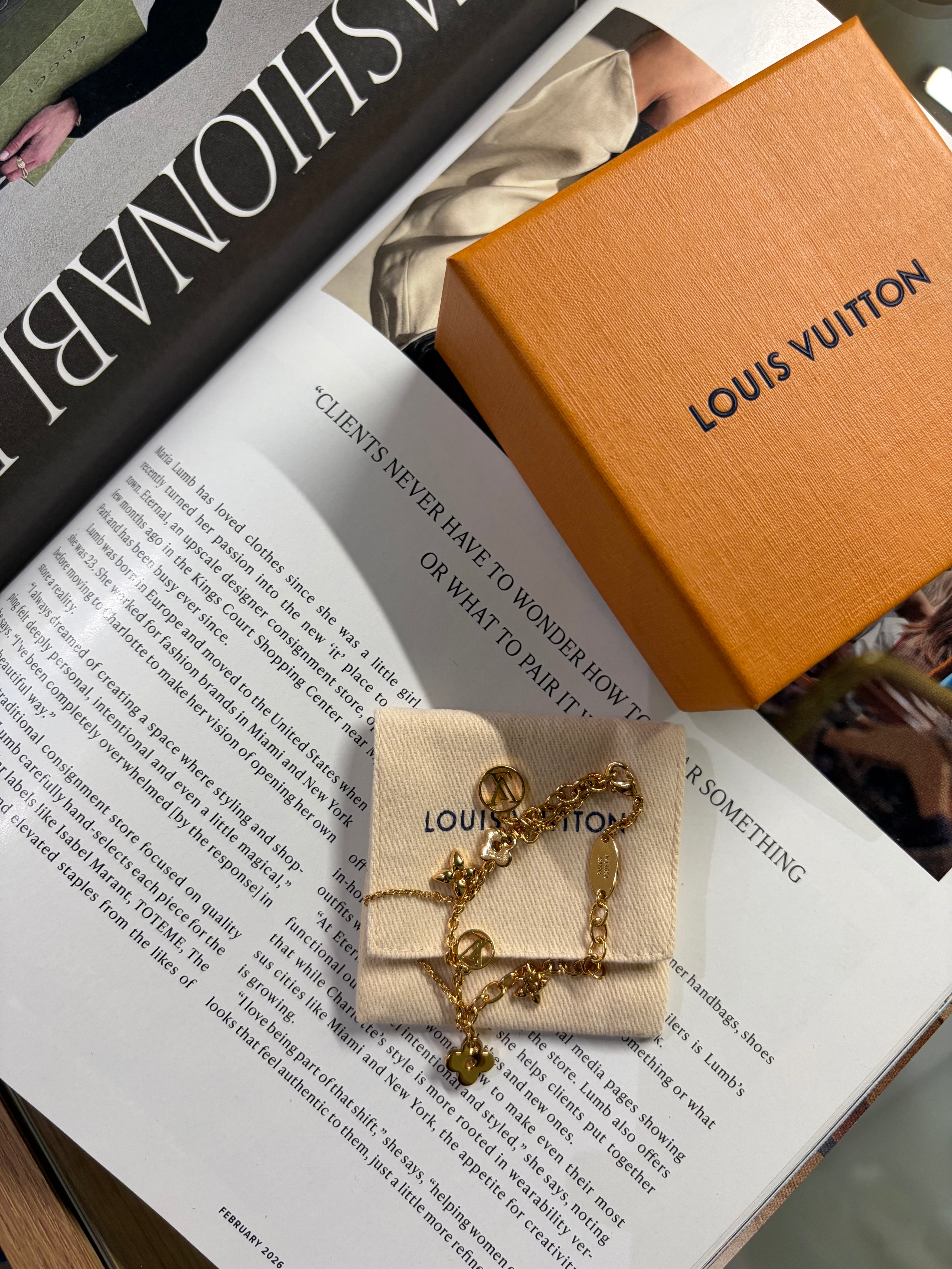 LV Chain Charm Bracelet in Gold Pleated